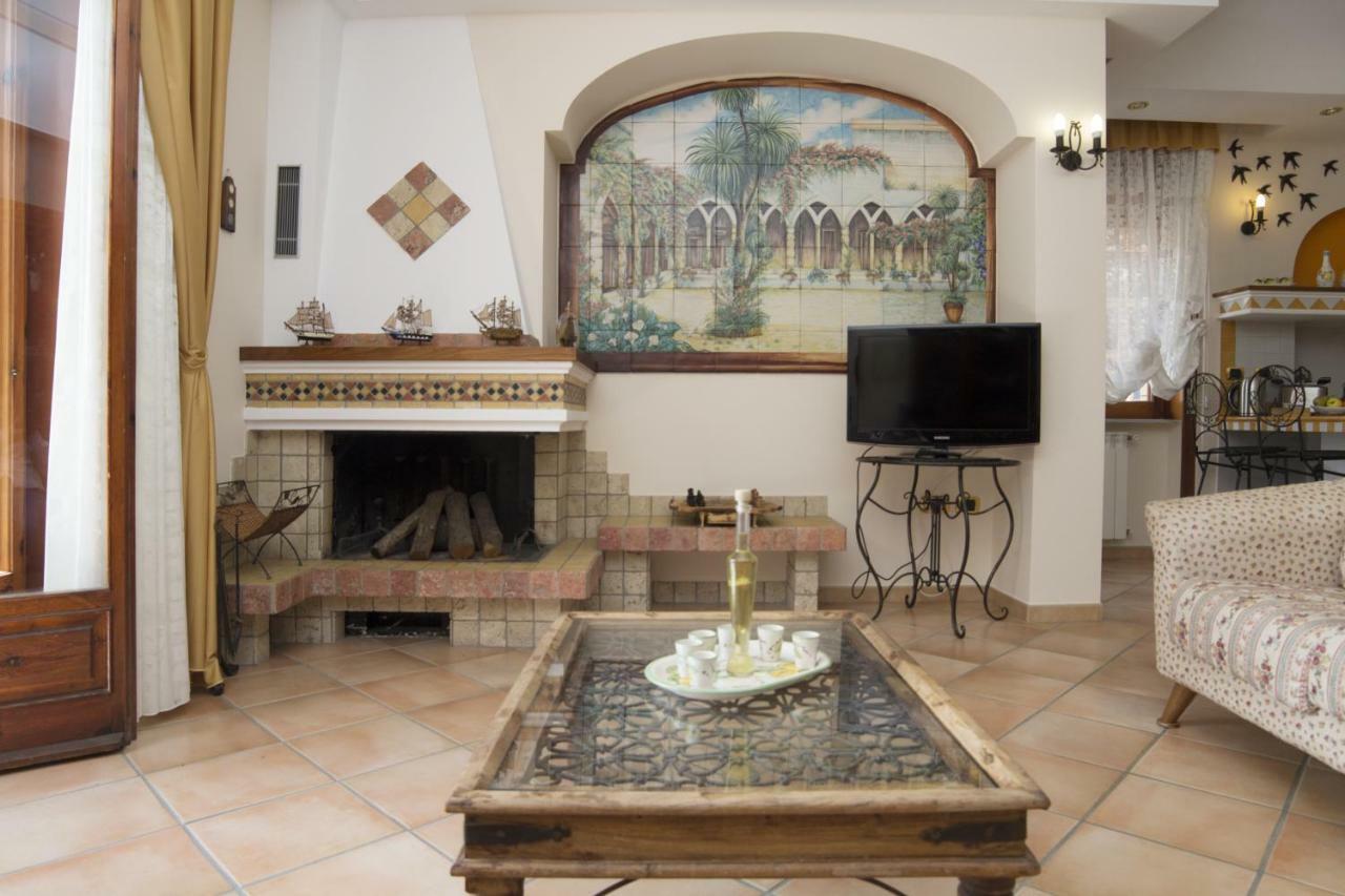Appartamento Panorama Host - Domus Amalfi Coast Maiori Esterno foto